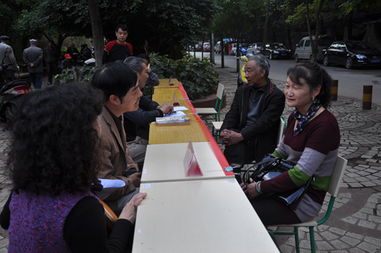 党建引领教育惠民 云南民族中学党员进社区教育咨询服务活动纪实